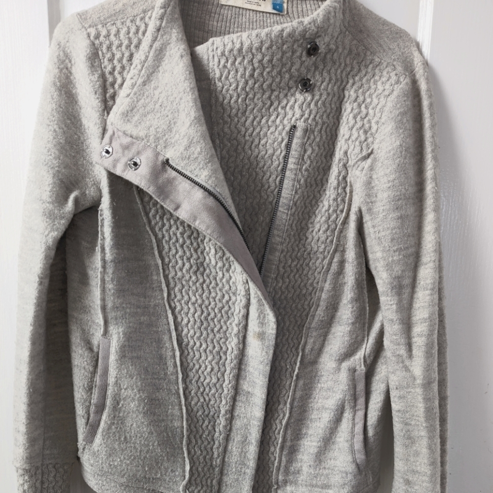 Anthropologie sparrow gray zip up snap sweater